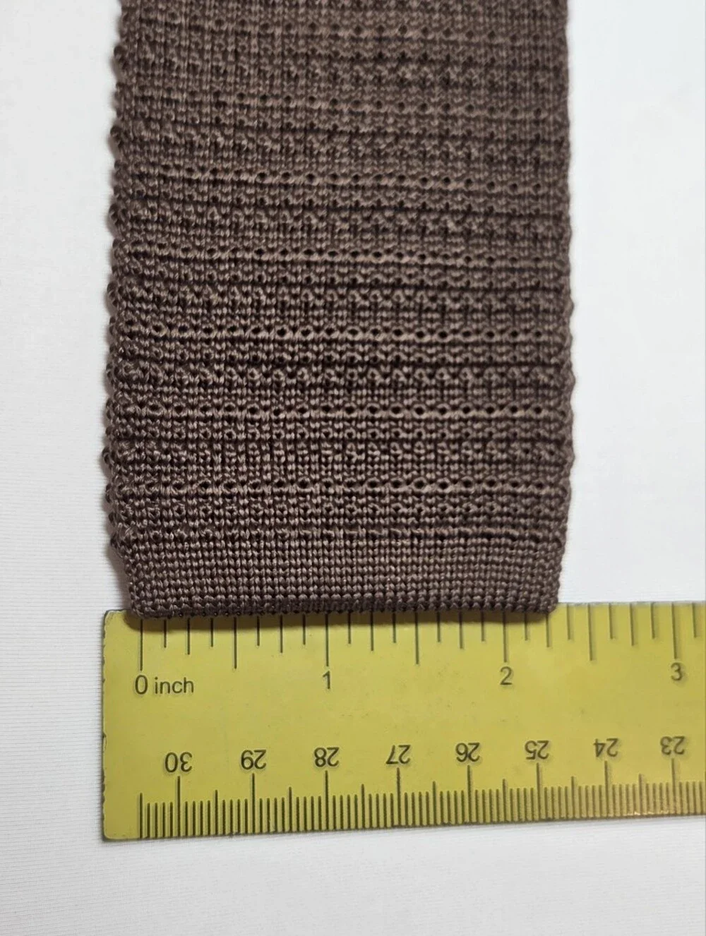Banana Republic Men's 100% Silk Classic Knitted Square Tip Brown Tie 2.25x57
